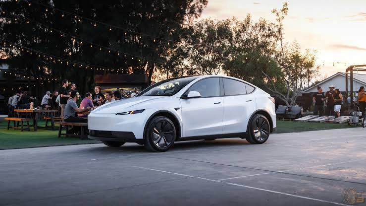 Tesla Model Y Fahrschulfahrzeug